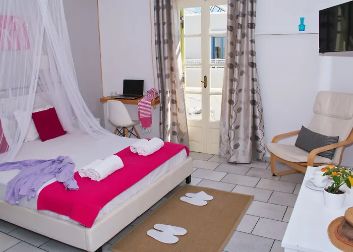 Camara 2* Agios Prokopios (Naxos)